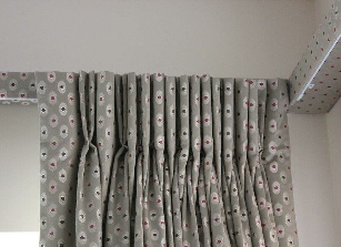 Alison-Baxter-Interiors-Bourne-End-designer-curtains-pleated